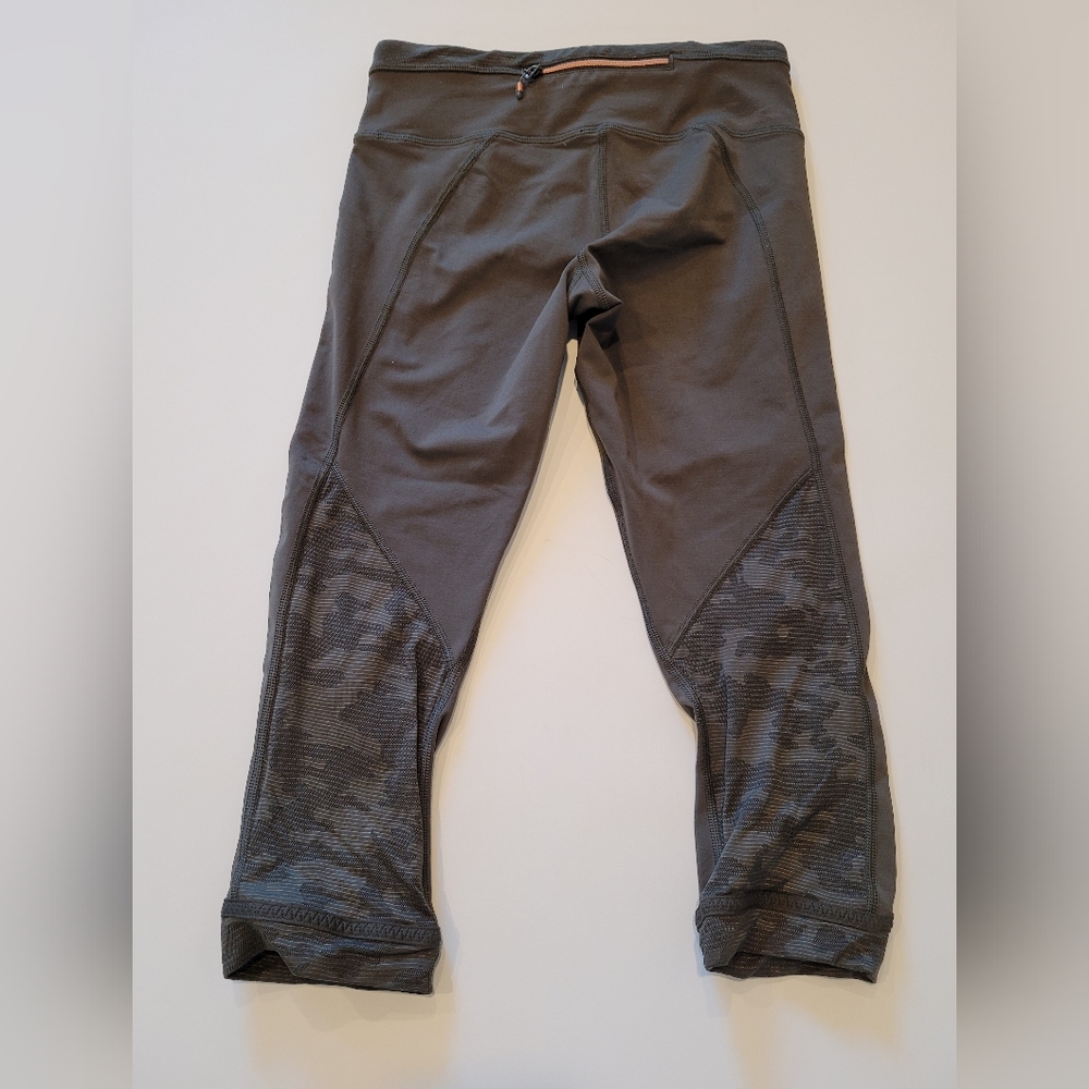 Green Lululemon leggings 3/4